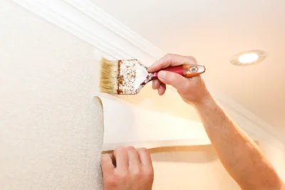 Pose de papier peint à la Bazeuge — revêtements muraux et toiles de verre
